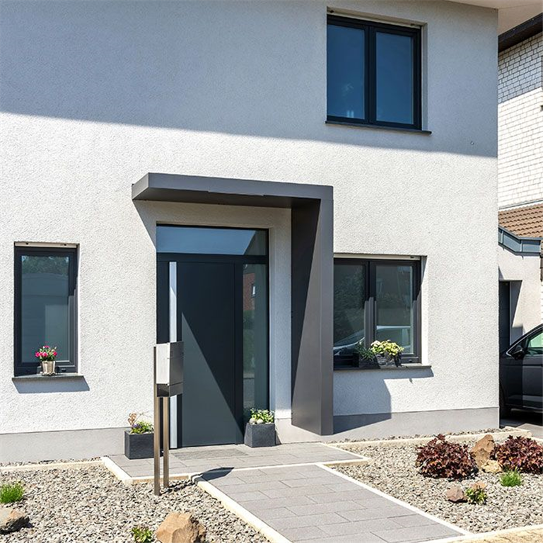 Aluminium canopy with side panel 