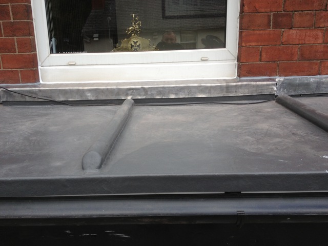 grp lid on bay stone trough